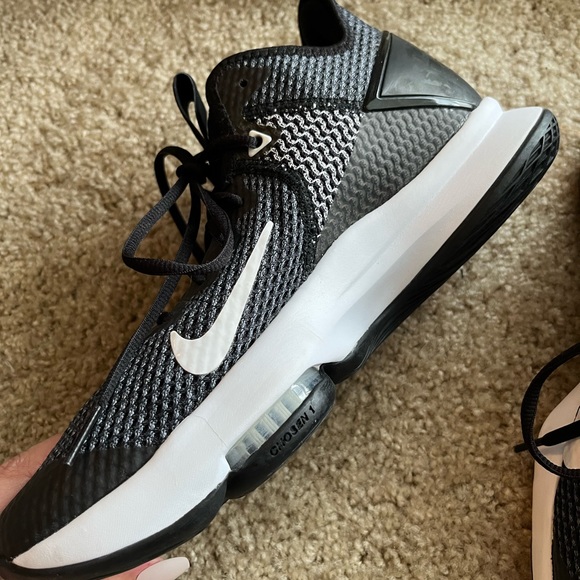 Nike Lebron Witness 4 - Picture 3 of 5